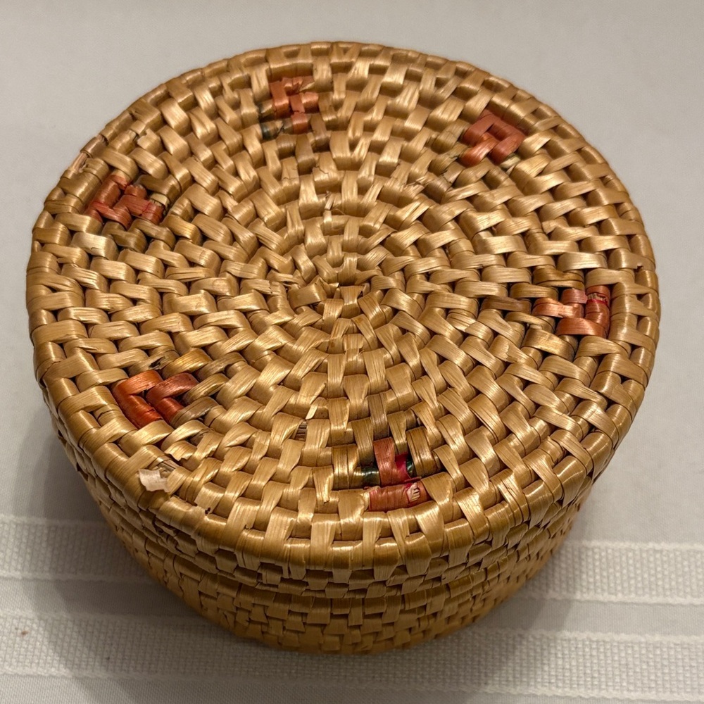 Woven Round Basket with Lid